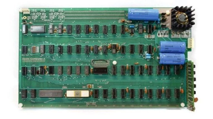 Στο «σφυρί» ένας από τους πρώτους υπολογιστές της Apple -Δείτε πόσα χρήματα